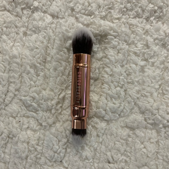 Chica Beauty Dual-Ended Complexion Brush (Retractable) - Picture 9 of 9